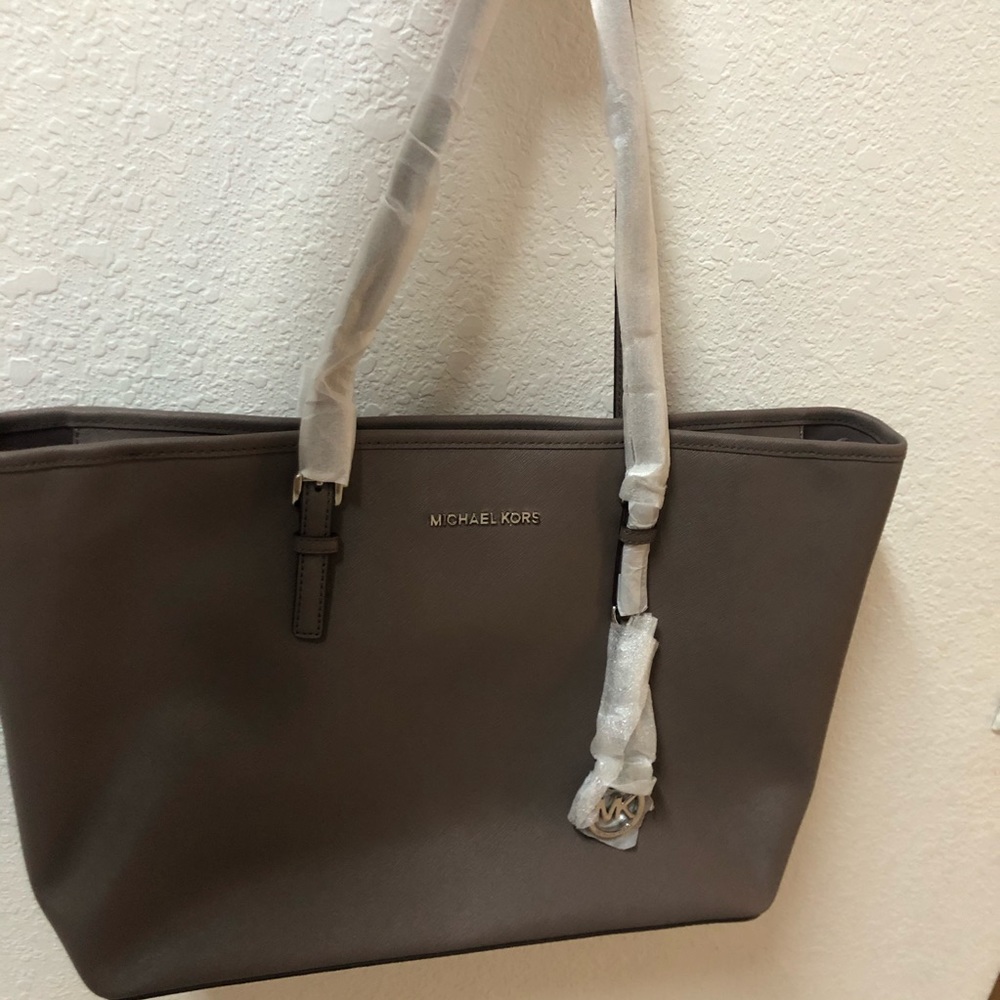 Michael Kors jet set travel handbag